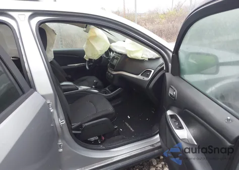 2019 Dodge Journey Se from USA, damaged, VIN 3C4PDCBB1KT732050